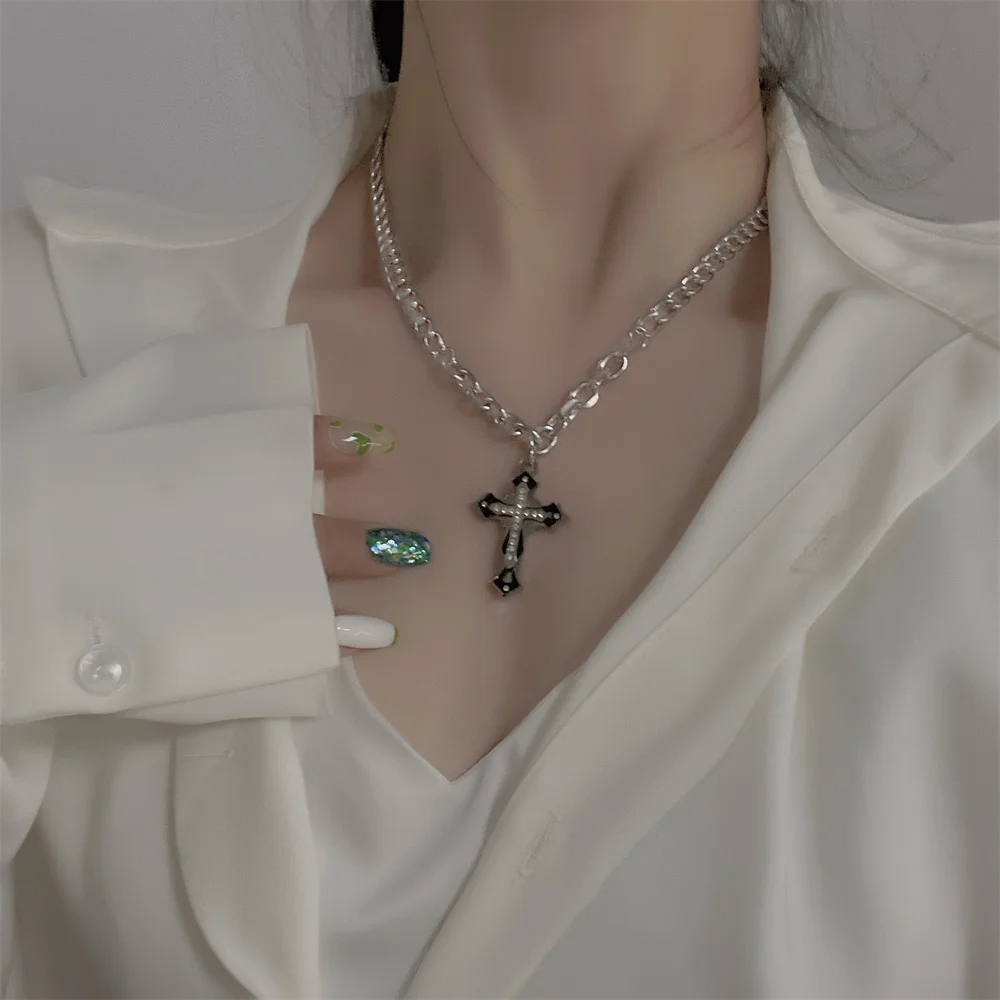 Coconal Hip Hop Punk Women Men Silver Color Cross Zircon Pendant Necklace For Fashion Christian Faith Necklace Jewelry Gift
Coconal Hip Hop Punk Women Men Silver Color Cross Zircon Pendant Necklace For Fashion Christian Faith Necklace Jewelry Gift