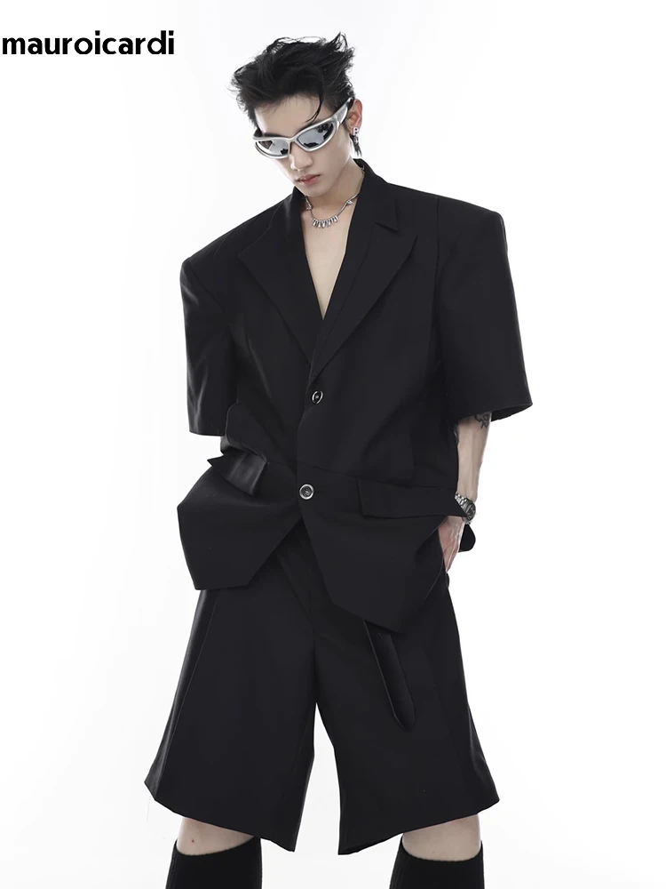 Mauroicardi Spring Autumn Loose Cool Stylish Black Asymmetrical Blazer Jacket Men Shoulder Pads Short Sleeve Runway Fashion 2023
Mauroicardi Spring Autumn Loose Cool Stylish Black Asymmetrical Blazer Jacket Men Shoulder Pads Short Sleeve Runway Fashion 2023