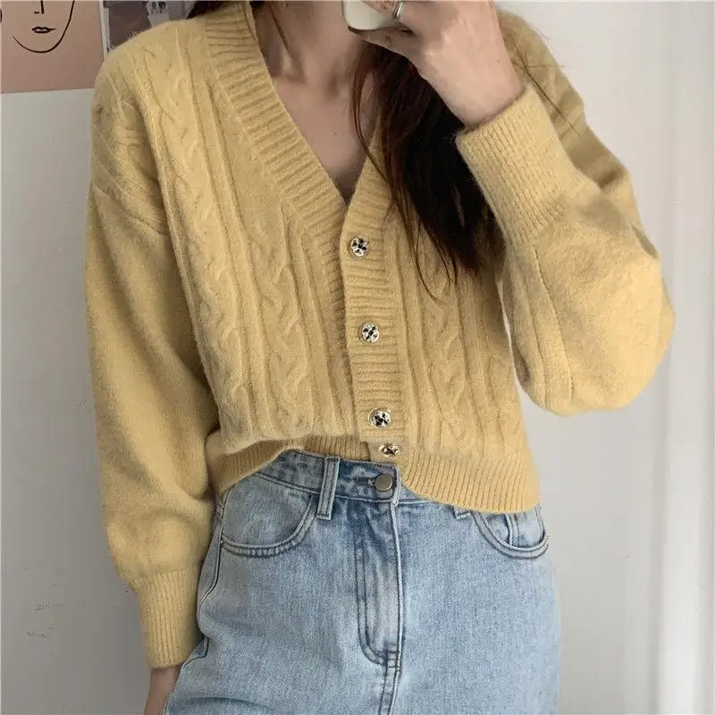 Woman Solid Loose Sweater Cardigans Female Vintage Single Breasted Knitted Cardigan Ladies All-Match Clothes Sweaters Coats G243
Woman Solid Loose Sweater Cardigans Female Vintage Single Breasted Knitted Cardigan Ladies All-Match Clothes Sweaters Coats G243