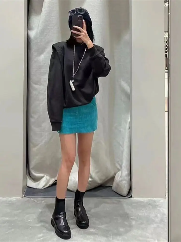 2023 Autumn And Winter New Women O-Neck Black Classic All-Match Casual Pullovers Fashion Sweatshirts
2023 Autumn And Winter New Women O-Neck Black Classic All-Match Casual Pullovers Fashion Sweatshirts
