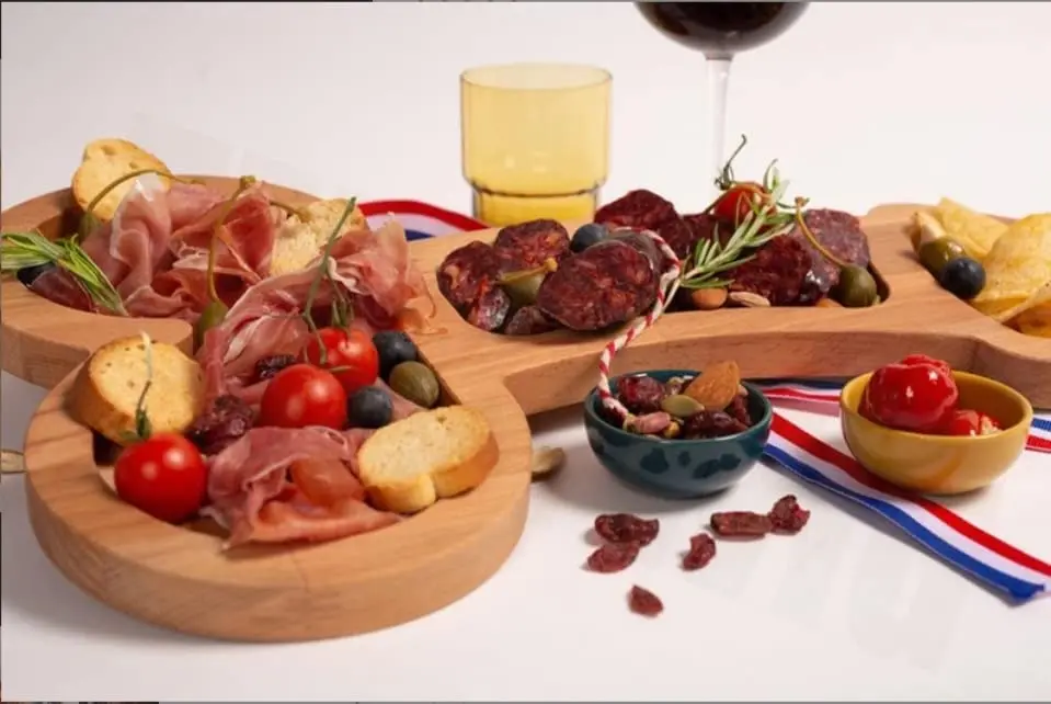 Unique Aperitif Board- Wooden Wine Plate Decoration Serving Tray for Crackers, Fruit and Meat, Suitable for Party, Bar Drink
Unique Aperitif Board- Wooden Wine Plate Decoration Serving Tray for Crackers, Fruit and Meat, Suitable for Party, Bar Drink
