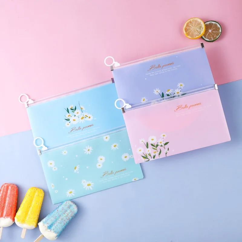 Students cute cartoon PP zipper file bag dust cover Stationery DIY bag storage clip (4 PCS)
Students cute cartoon PP zipper file bag dust cover Stationery DIY bag storage clip (4 PCS)