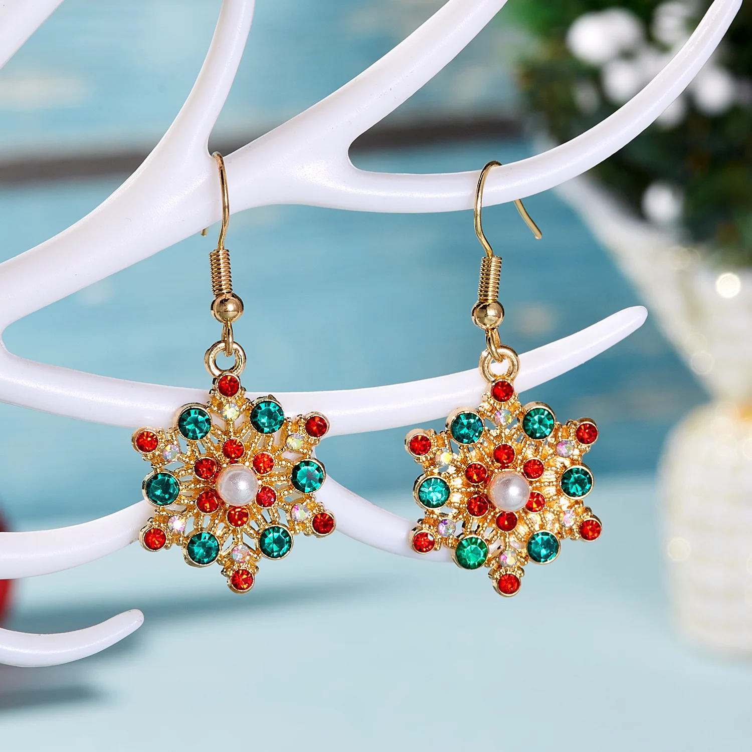 

Fashion Colorful Rhinestone Snowflake Stud Earring for Women Xmas Jewelry Christmas Eardrop Dangle Piercing Statement Party Gift
