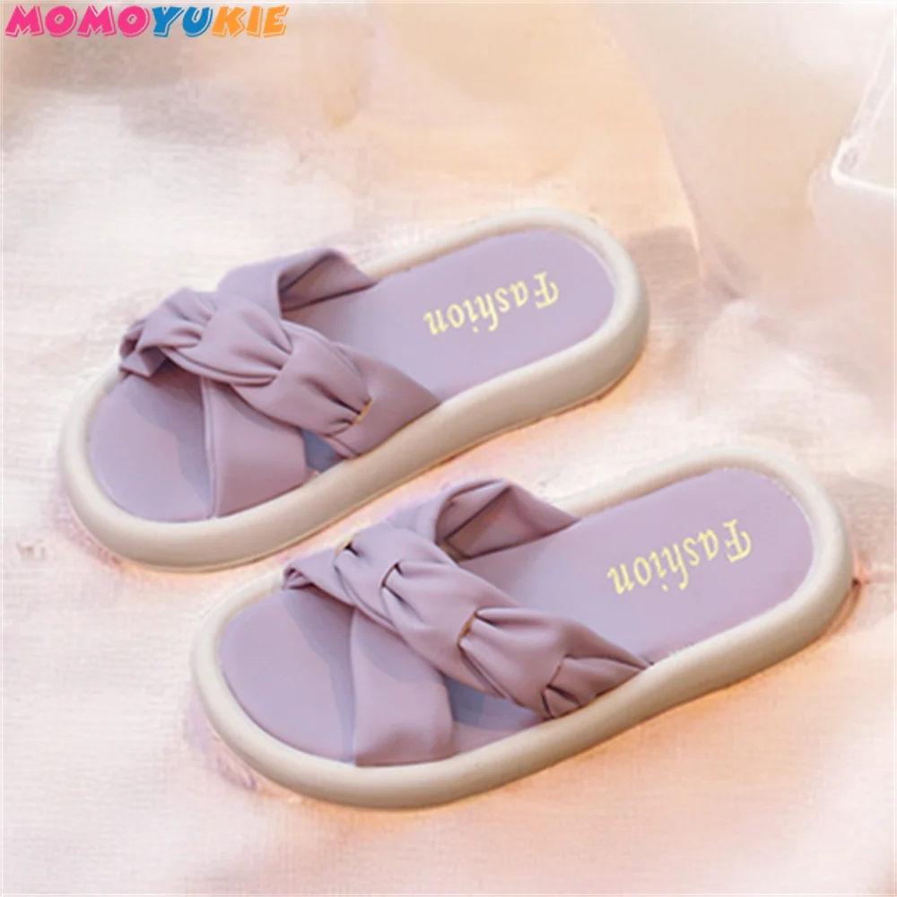 Kids Soft-soled Children Flip-flops Indoor House Shoes Outdoor Kids Beach Sandals Summer Slippers High Quality Leather Fashion
Kids Soft-soled Children Flip-flops Indoor House Shoes Outdoor Kids Beach Sandals Summer Slippers High Quality Leather Fashion