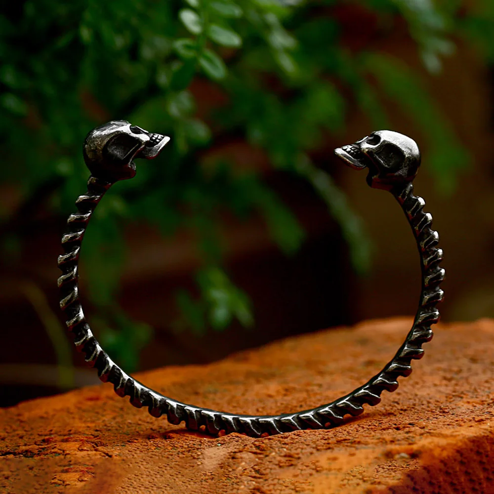 New Design Stainless Steel Black Skull Bracelet Gothic Vintage Skeleton Bangle For Men Women Cool Fashion Jewelry Gift Wholesale
New Design Stainless Steel Black Skull Bracelet Gothic Vintage Skeleton Bangle For Men Women Cool Fashion Jewelry Gift Wholesale