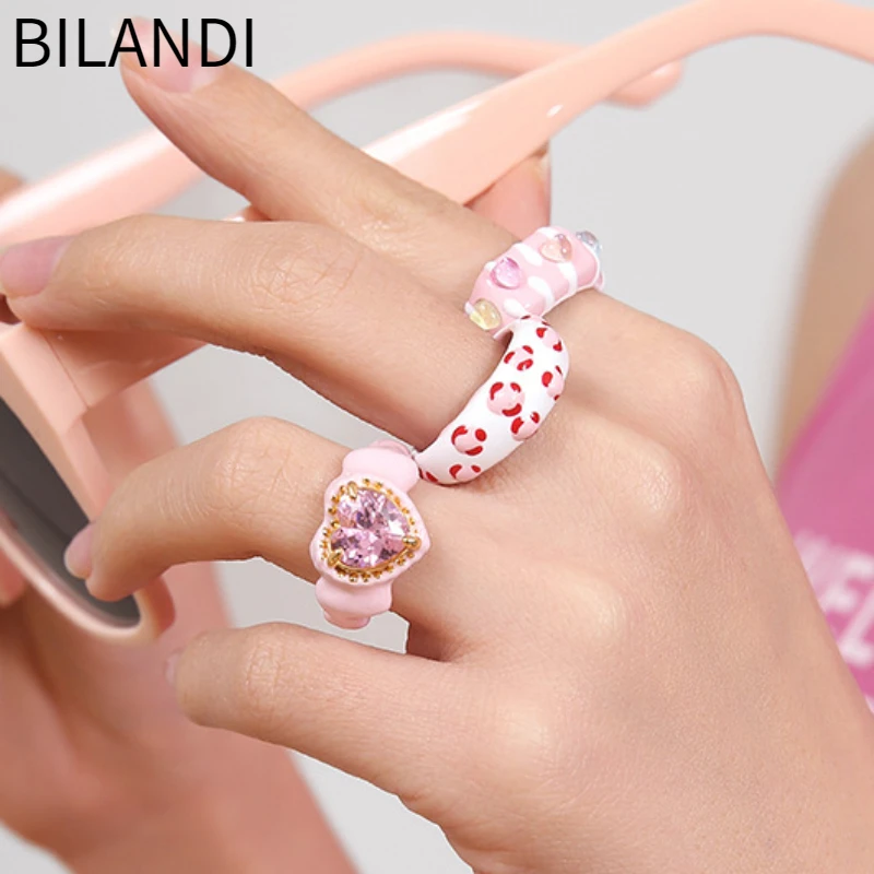 Bilandi Fashion Jewelry Pink Rings Sweet Korean Temperament Spring Summer Style Zircon Heart Rings For Girl Women Gift
Bilandi Fashion Jewelry Pink Rings Sweet Korean Temperament Spring Summer Style Zircon Heart Rings For Girl Women Gift