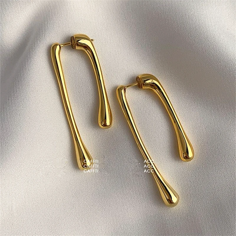 Metal Water Drop Pendant Women's Ear Light Luxury Temperament Gold Earrings Unique
Metal Water Drop Pendant Women's Ear Light Luxury Temperament Gold Earrings Unique