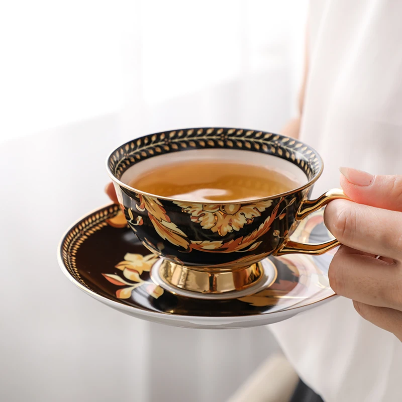 Vintage European Coffee Cup Creative Ceramic Afternoon Tea Bone China Tazas Espresso Cup Desayuno Originales Coffee Mug Set
Vintage European Coffee Cup Creative Ceramic Afternoon Tea Bone China Tazas Espresso Cup Desayuno Originales Coffee Mug Set