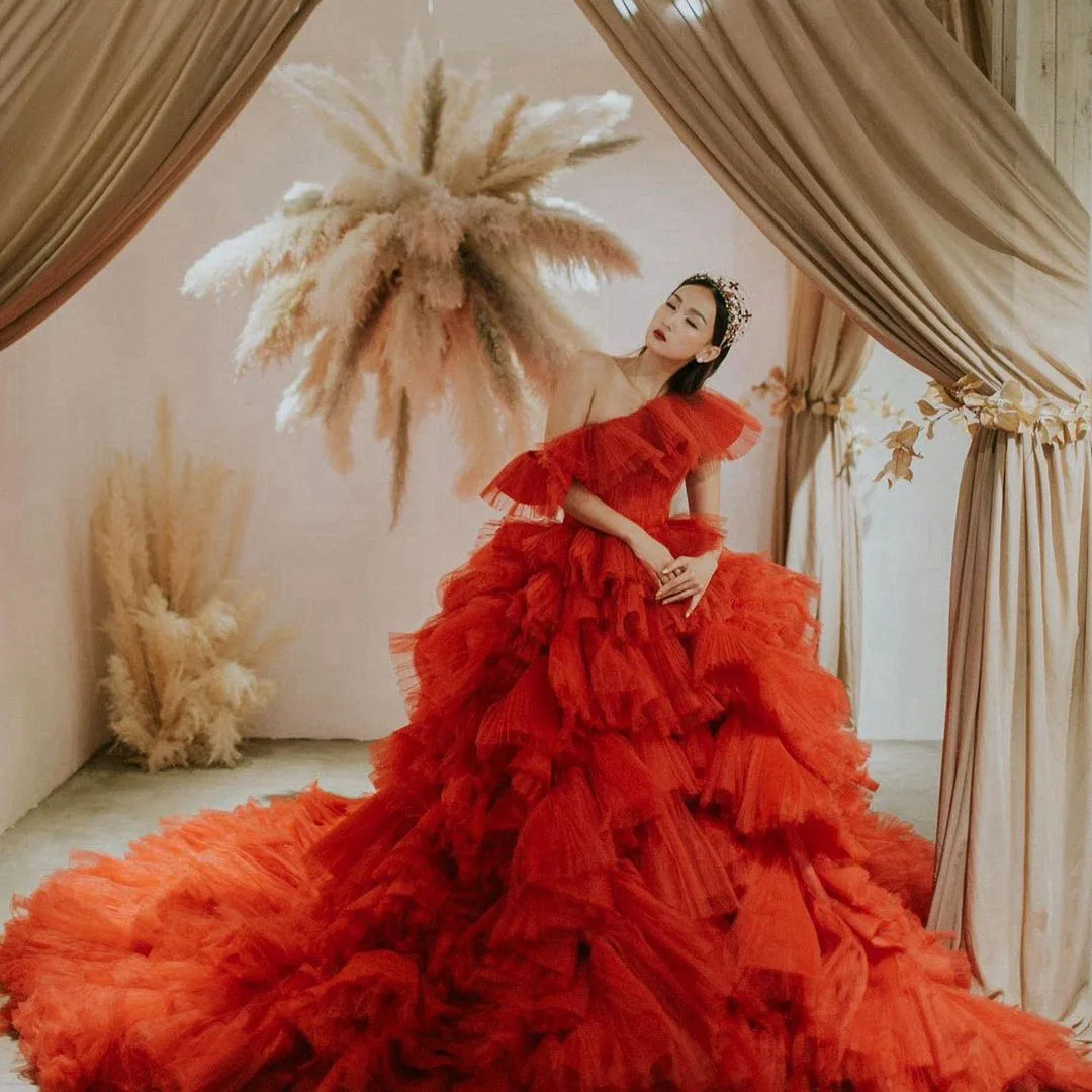 Orange Elegant Exquisite Women's Dress Off The Shoulder Tulle Ruffle Layered Floor Length With Train Evening Dress Custom Made
Orange Elegant Exquisite Women's Dress Off The Shoulder Tulle Ruffle Layered Floor Length With Train Evening Dress Custom Made