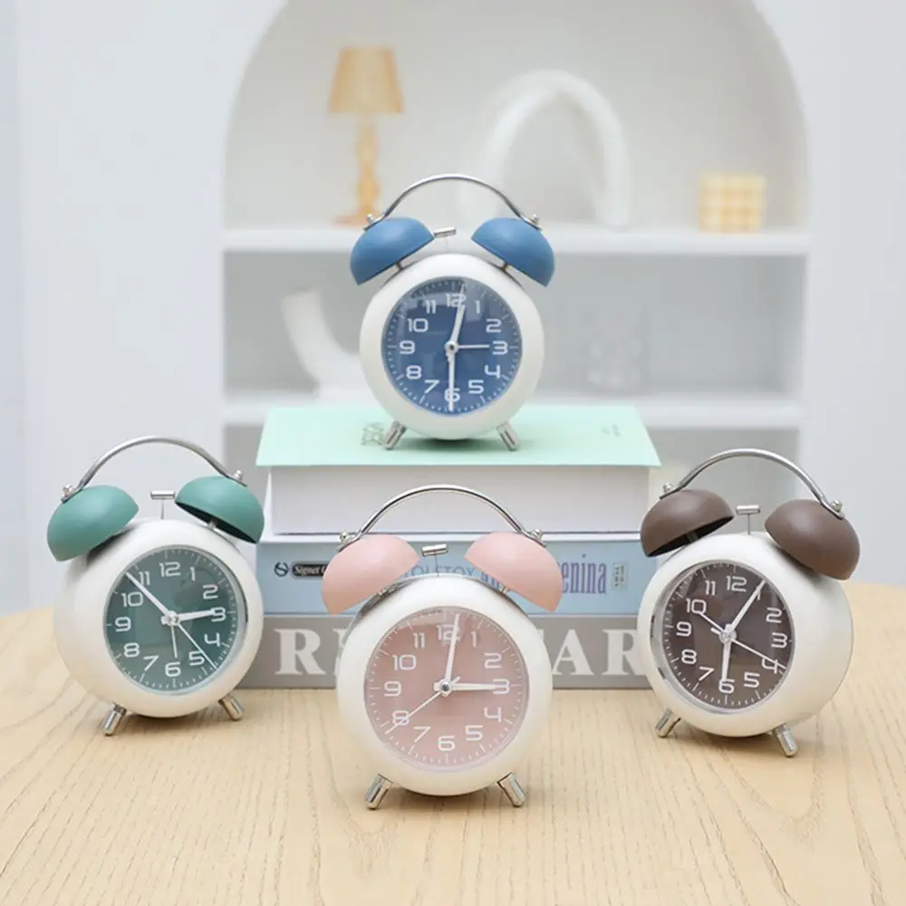 Бесшумные кварцевые часы для домашнего декора, прикроватные часы с цифрами, домашний декор, будильник
Бесшумные кварцевые часы для домашнего декора, прикроватные часы с цифрами, домашний декор, будильник