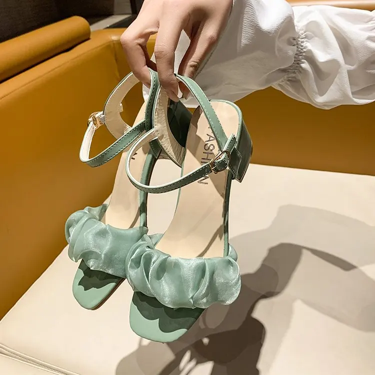 2022 Summer Outdoor Ladies Sandals Comfortable High Quality Sandals 35-40 Square Heel Thick Heel Middle Heel Ladies Sandals
2022 Summer Outdoor Ladies Sandals Comfortable High Quality Sandals 35-40 Square Heel Thick Heel Middle Heel Ladies Sandals