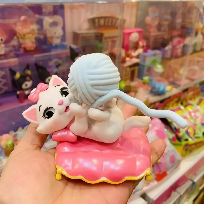 Фигурки Диснея Miniso светящиеся Мари кошка фотокартинка милая аниме таинственная