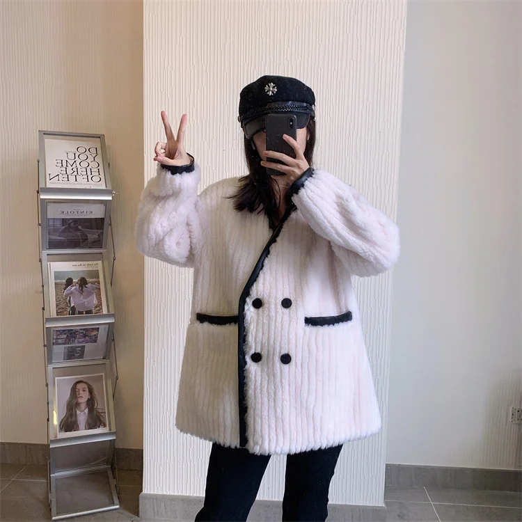 100% genuine wool V-neck suit striped sheep shearing women's short grain lamb fur 2023 young coat
100% genuine wool V-neck suit striped sheep shearing women's short grain lamb fur 2023 young coat