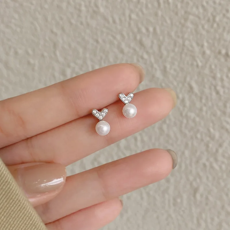 New Fashion Jewelry Korean Pearl Stud Earrings For Woman Girl Heart Zircon Small earrings Bean Sprouts aretes de mujer
New Fashion Jewelry Korean Pearl Stud Earrings For Woman Girl Heart Zircon Small earrings Bean Sprouts aretes de mujer