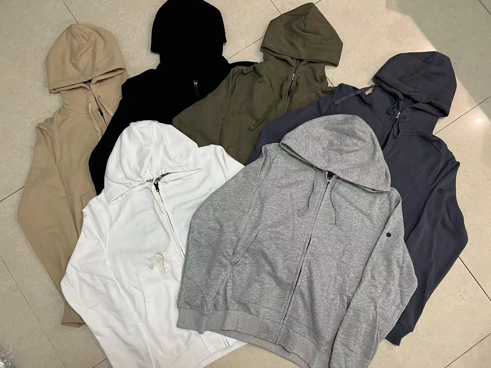 2023 New Loose Classic Compass Armband Embroidered Hoodies Men Women Sweatshirt Spring Autumn Couple Zipper Hooded Sweater
2023 New Loose Classic Compass Armband Embroidered Hoodies Men Women Sweatshirt Spring Autumn Couple Zipper Hooded Sweater