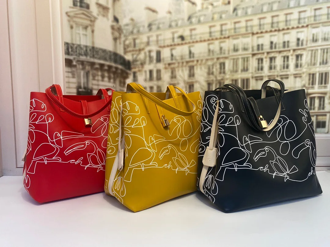 2023 New Women's Bucket Bag Large Capacity Handbag Artificial Leather Bird Pattern Metal Buckle Design Women Purse and Handbags
2023 New Women's Bucket Bag Large Capacity Handbag Artificial Leather Bird Pattern Metal Buckle Design Women Purse and Handbags