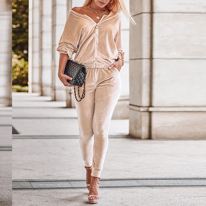 Casual Sweatshirt Coat+Pocket Long Pants Women Two Piece Set Vintage Solid Street Outfits Fall Zipper V-Neck Velvet Women Suits
Casual Sweatshirt Coat+Pocket Long Pants Women Two Piece Set Vintage Solid Street Outfits Fall Zipper V-Neck Velvet Women Suits