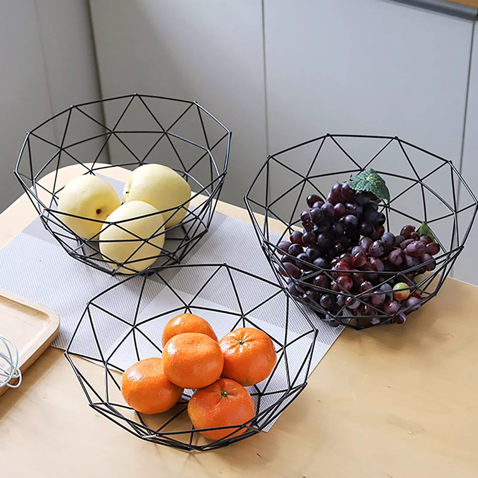 Creative Storage Basket Wrought Iron Fruit Basket Creative Living Room Home Snack Storage Basket panier rangement opbergmanden
Creative Storage Basket Wrought Iron Fruit Basket Creative Living Room Home Snack Storage Basket panier rangement opbergmanden