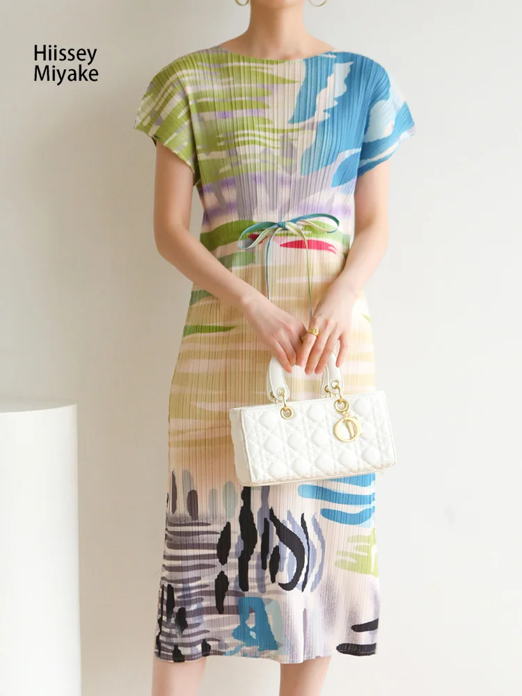 HiIssey Miyake Fashion Design Print Pleat Type Early Spring Short-sleeved Tied Women Section Round Neck Fresh Sweet Wind Dresses
HiIssey Miyake Fashion Design Print Pleat Type Early Spring Short-sleeved Tied Women Section Round Neck Fresh Sweet Wind Dresses