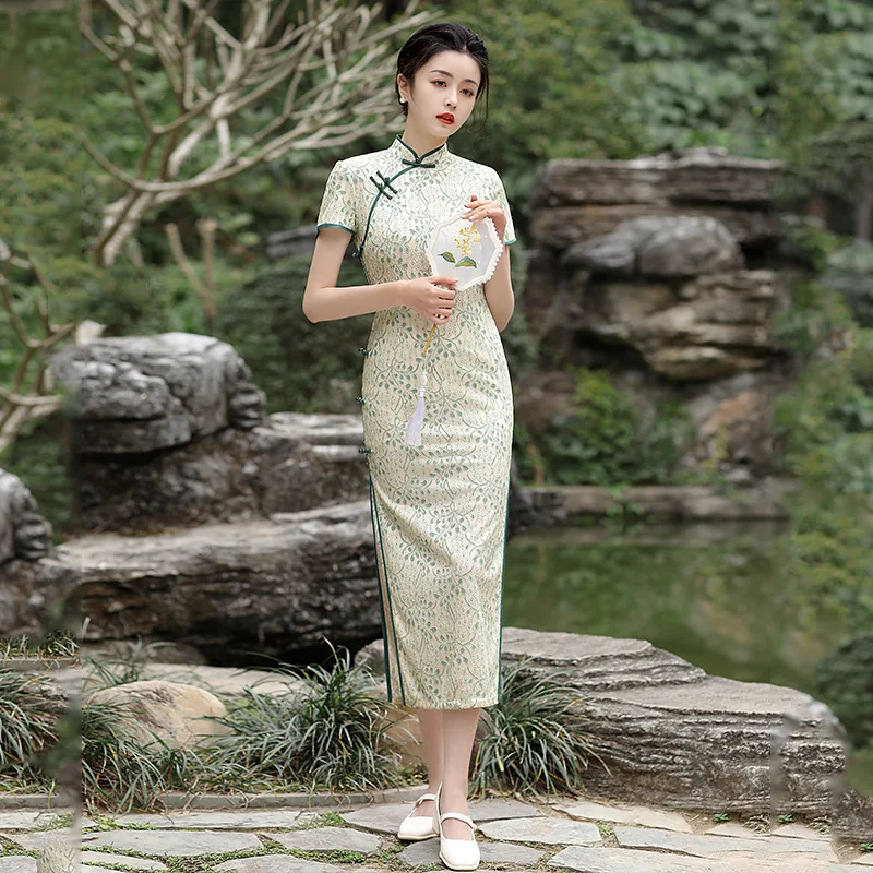 Women Summer Short Sleeve Qipao Chinese Traditional Lady Lace Social Etiquette Dress Female Embroidery Cheongsam
Women Summer Short Sleeve Qipao Chinese Traditional Lady Lace Social Etiquette Dress Female Embroidery Cheongsam