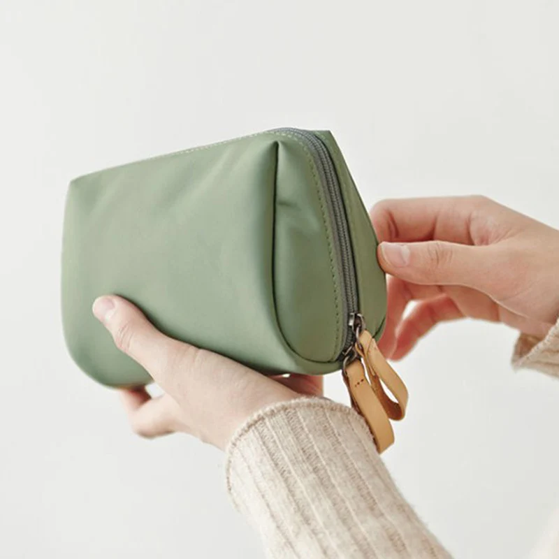 Simple Solid Color Cosmetic Bag For Women 2022 New Makeup Bag Pouch Toiletry Bag Waterproof Make Up Purses Case
Simple Solid Color Cosmetic Bag For Women 2022 New Makeup Bag Pouch Toiletry Bag Waterproof Make Up Purses Case