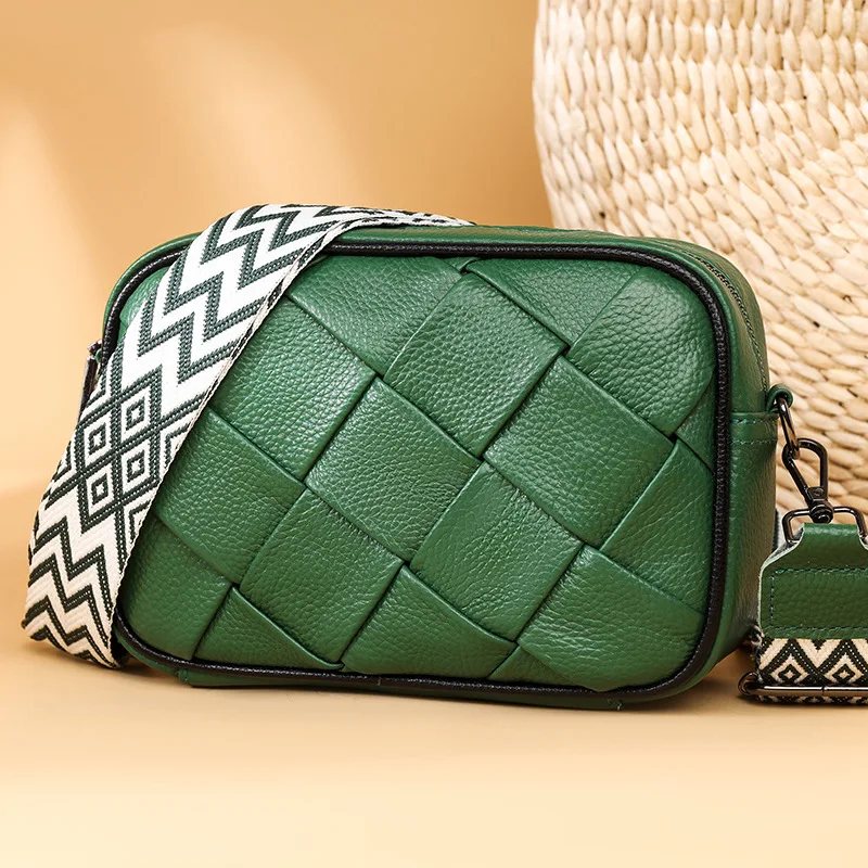 2023 New Women's Chain Handbag Lady Fashion Lingge Woven Diagonal Straddle Bag Small Design Genuine Leather Crossbody Bag
2023 New Women's Chain Handbag Lady Fashion Lingge Woven Diagonal Straddle Bag Small Design Genuine Leather Crossbody Bag
