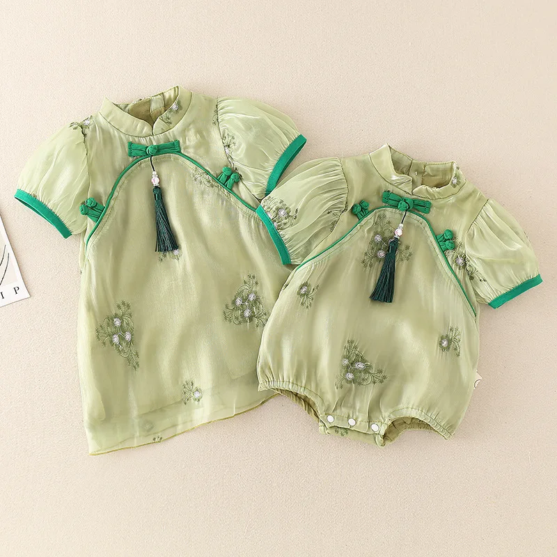 Newborn Baby Clothes Toddler Cheongsam Style Romper Thin Children Cotton Puff Sleeves Jumpsuit Infant Girl Breathable One-piece
Newborn Baby Clothes Toddler Cheongsam Style Romper Thin Children Cotton Puff Sleeves Jumpsuit Infant Girl Breathable One-piece