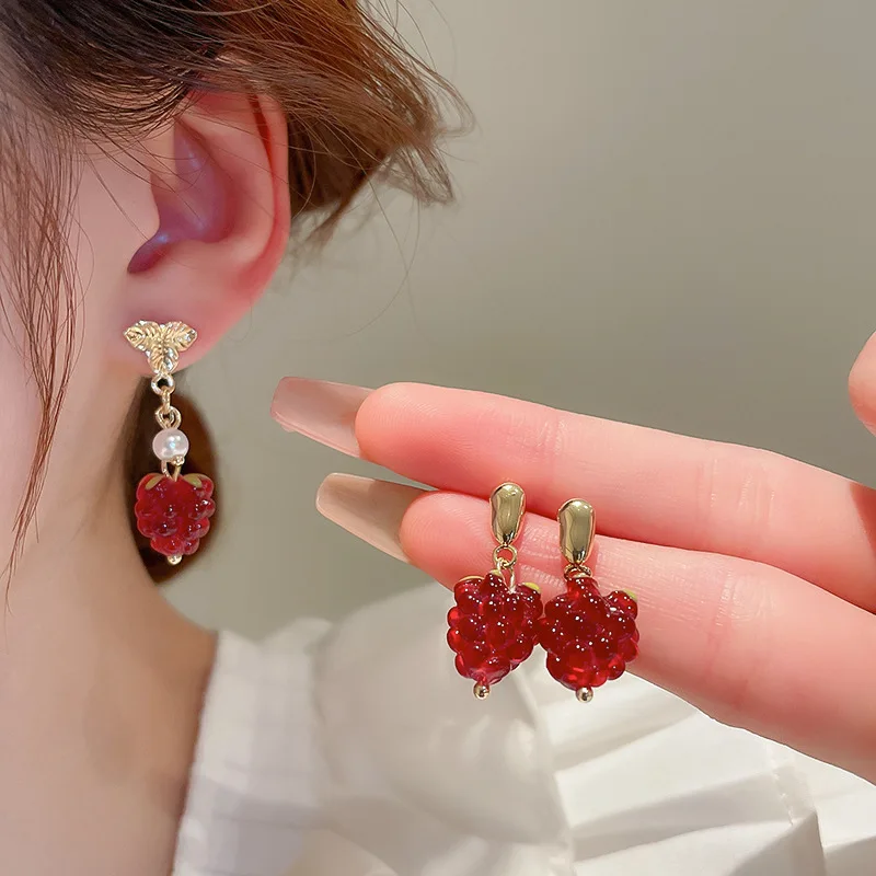 

Minar Kawail Red Resin Acrylic Simulated Pearl Grape Drop Dangle Earrings for Women Simulation Fruit Statement Earring Brincos