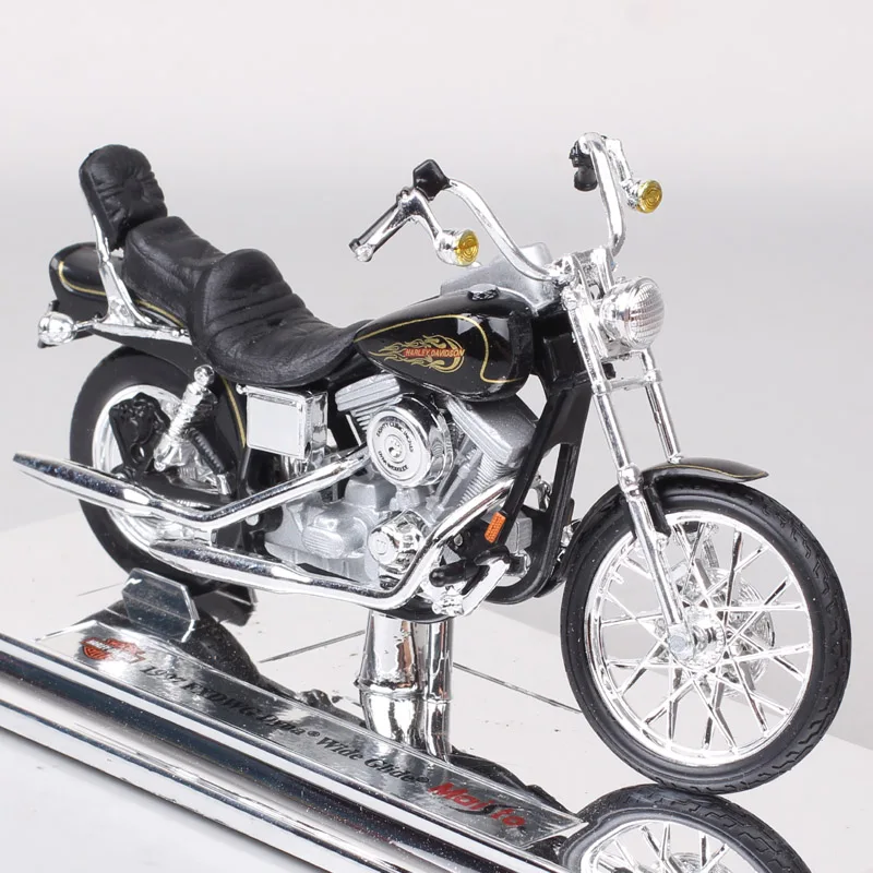 Maisto 1/18 Scale Small 1997 FXDWG Dyna Wide Glide Sports Motorcycle Diecasts & Toy Vehicles Cruiser Bike Model For Collection
Maisto 1/18 Scale Small 1997 FXDWG Dyna Wide Glide Sports Motorcycle Diecasts & Toy Vehicles Cruiser Bike Model For Collection