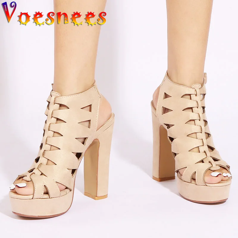 2022 Summer New Fashion Women's Pumps Thick-heeled Sandals Model Catwalk Show High Heels Designers Hollow Out Party Shoes 12CM
2022 Summer New Fashion Women's Pumps Thick-heeled Sandals Model Catwalk Show High Heels Designers Hollow Out Party Shoes 12CM