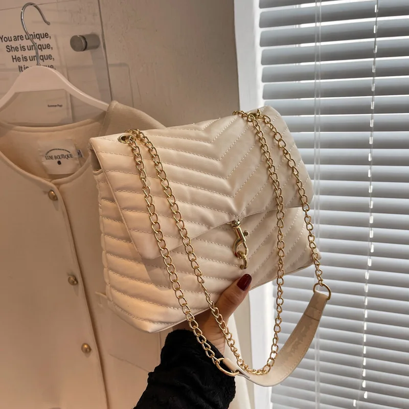 Big Bag Women's 2022 Summer Popular Style Large Capacity Crossbody Bag Embroidered Thread One Shoulder Fashion Simple Square Bag
Big Bag Women's 2022 Summer Popular Style Large Capacity Crossbody Bag Embroidered Thread One Shoulder Fashion Simple Square Bag