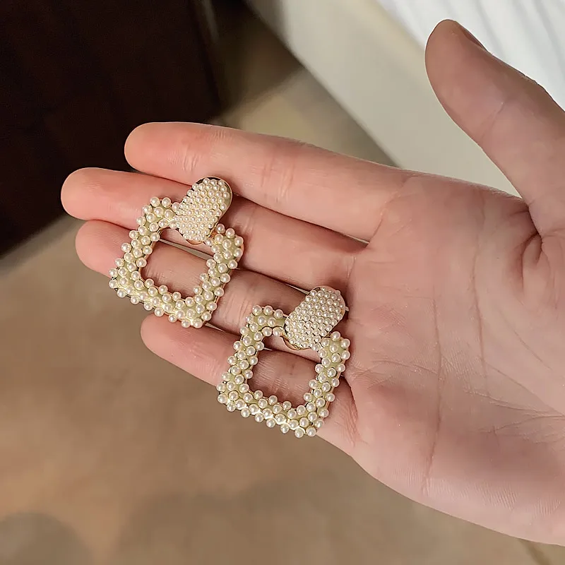 Korean hot sale fashion jewelry exaggerated simple square dangle earrings elegant female full pearl party earrings
Korean hot sale fashion jewelry exaggerated simple square dangle earrings elegant female full pearl party earrings