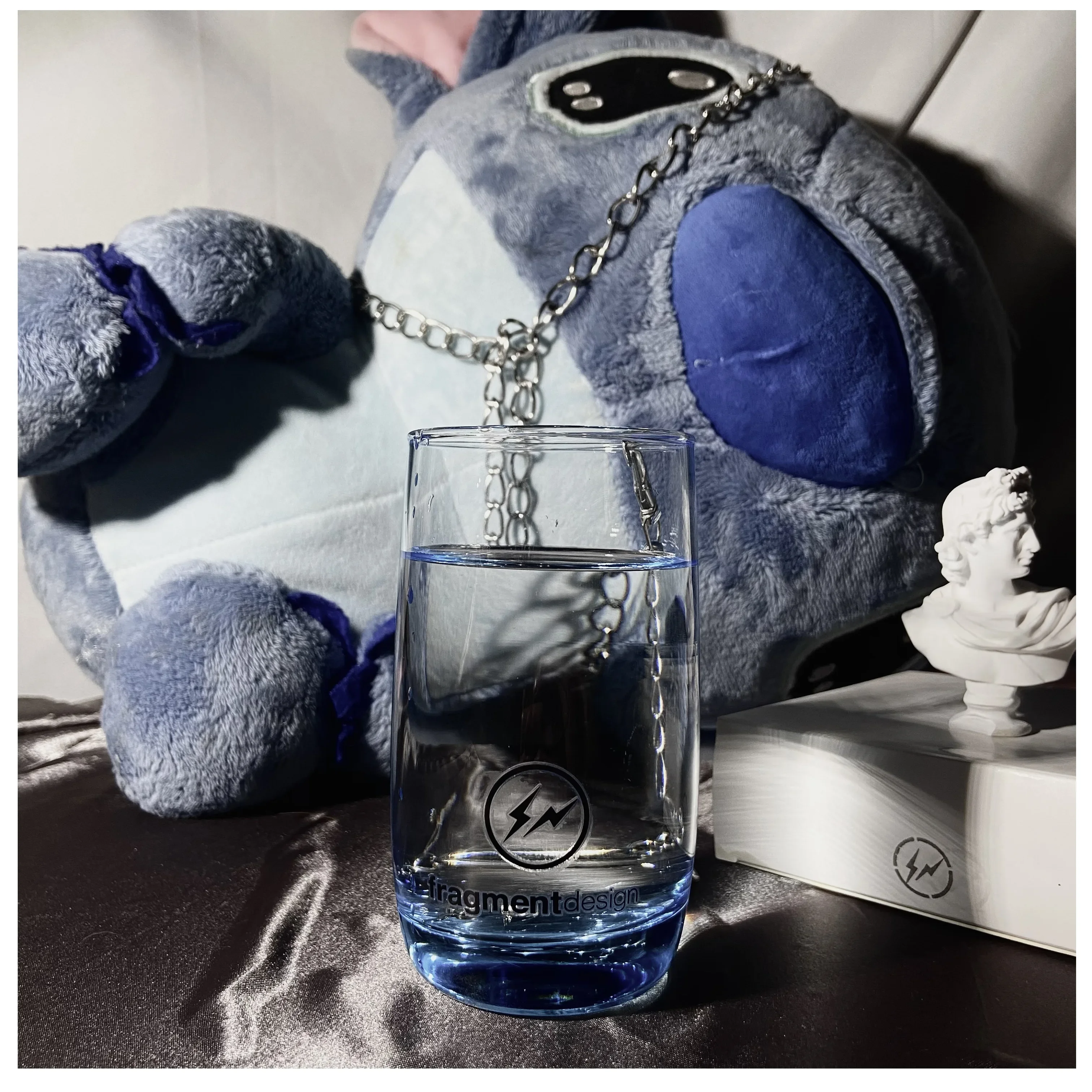 Trendy brand Hiroshi Fujiwara Lightning Fragment same style art Nordic modern ins transparent round colored glass cup
Trendy brand Hiroshi Fujiwara Lightning Fragment same style art Nordic modern ins transparent round colored glass cup