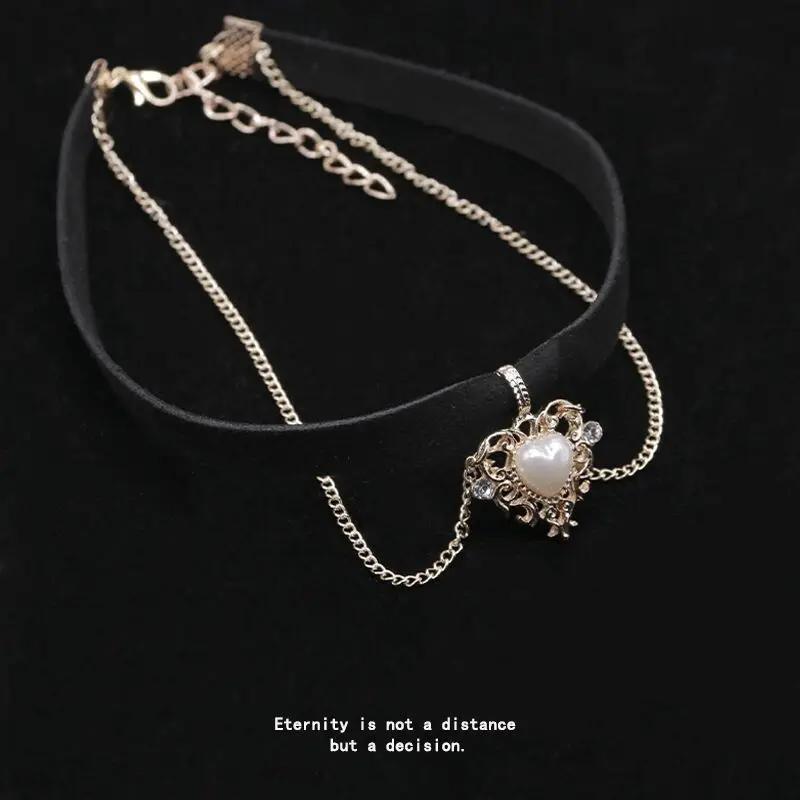 2023 New Fashion Temperament Senior Vintage Maiden Choker Gold Peach Heart Velvet Chain Pendant Collarbone Chain Jewelry
2023 New Fashion Temperament Senior Vintage Maiden Choker Gold Peach Heart Velvet Chain Pendant Collarbone Chain Jewelry