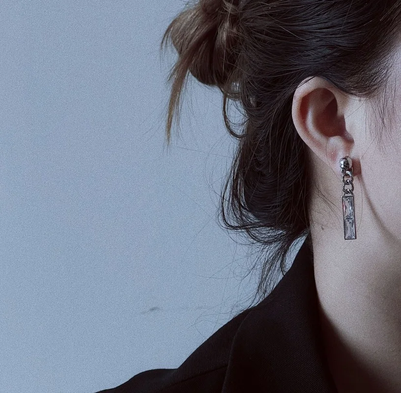 Zircon chain long square drill combination square earrings temperament fashion earrings
Zircon chain long square drill combination square earrings temperament fashion earrings