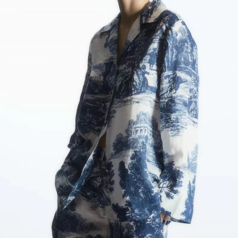 2023 Summer New Women Loose-fit Lapel Blue and White Printed Short-sleeved Shirt/shorts
2023 Summer New Women Loose-fit Lapel Blue and White Printed Short-sleeved Shirt/shorts