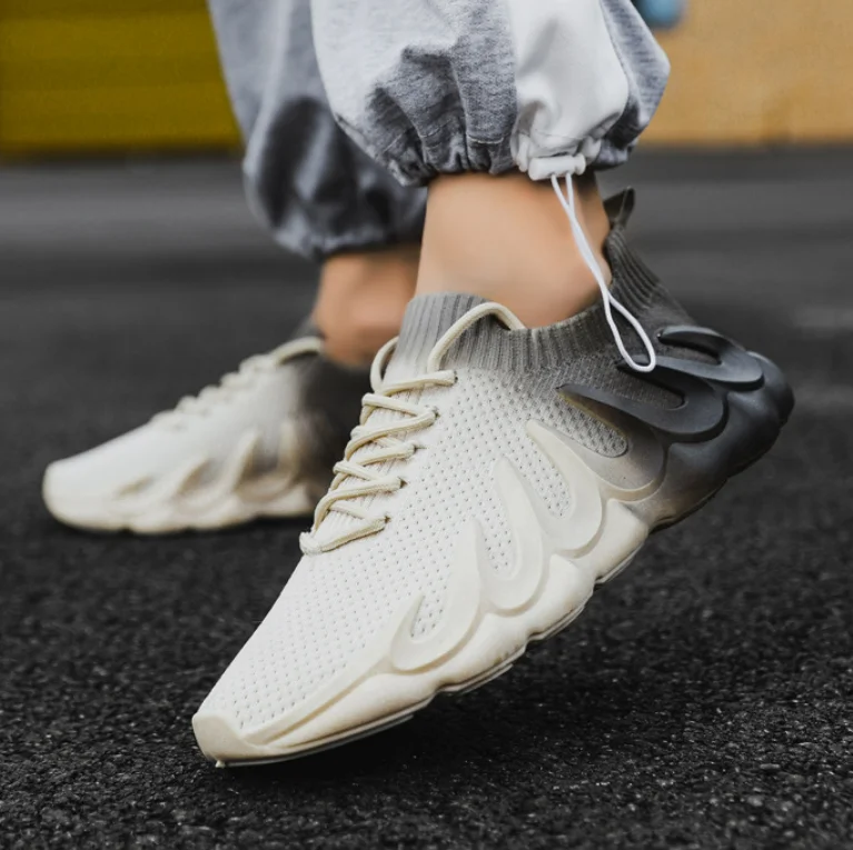 New Spring Casual Shoes Men Breathable Flying Sneaker Women Outdoor Walking Shoes Fashion Lace-Up Flats Footwear 
New Spring Casual Shoes Men Breathable Flying Sneaker Women Outdoor Walking Shoes Fashion Lace-Up Flats Footwear