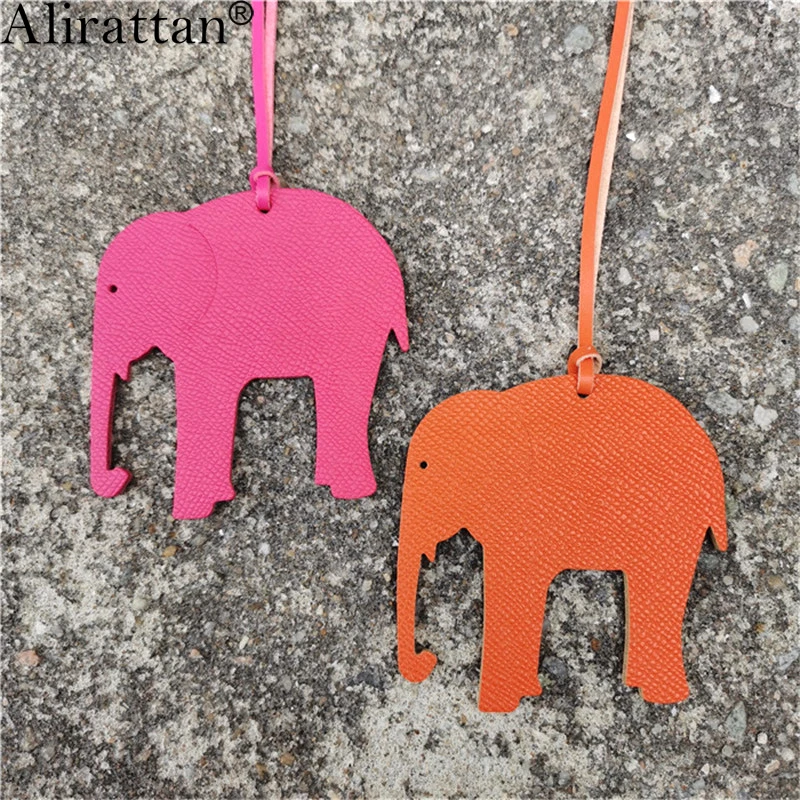 Alirattan New Genuine Leather Elephant Charm DIY Pendant Trendy Custom Women Leather Customized Pendant Bag Ornaments
Alirattan New Genuine Leather Elephant Charm DIY Pendant Trendy Custom Women Leather Customized Pendant Bag Ornaments