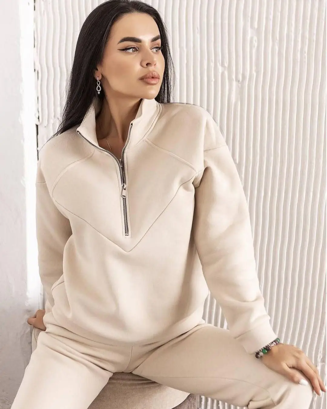 In 2022 The Spring and Autumn Fashion Leisure Fleece Two-piece Long-sleeved Pure Color Fleece Foot Leisure Suit
In 2022 The Spring and Autumn Fashion Leisure Fleece Two-piece Long-sleeved Pure Color Fleece Foot Leisure Suit