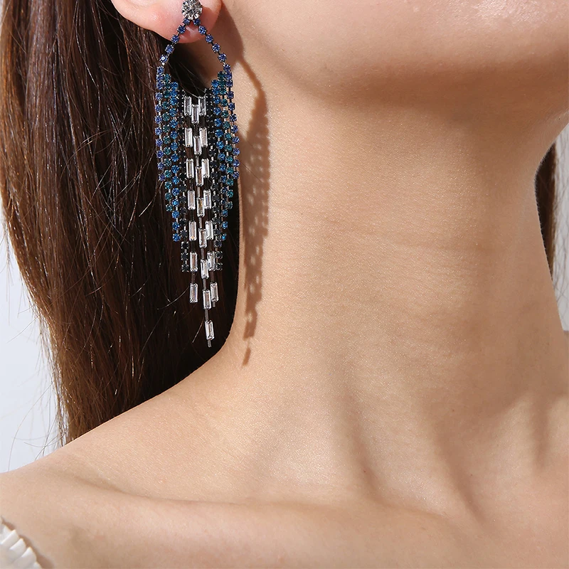 Fashion Blue Color Rhinestone Long Tassel Drop Earrings for Women Creative Personality Eardrop Women Jewelry Gift Wholesale
Fashion Blue Color Rhinestone Long Tassel Drop Earrings for Women Creative Personality Eardrop Women Jewelry Gift Wholesale