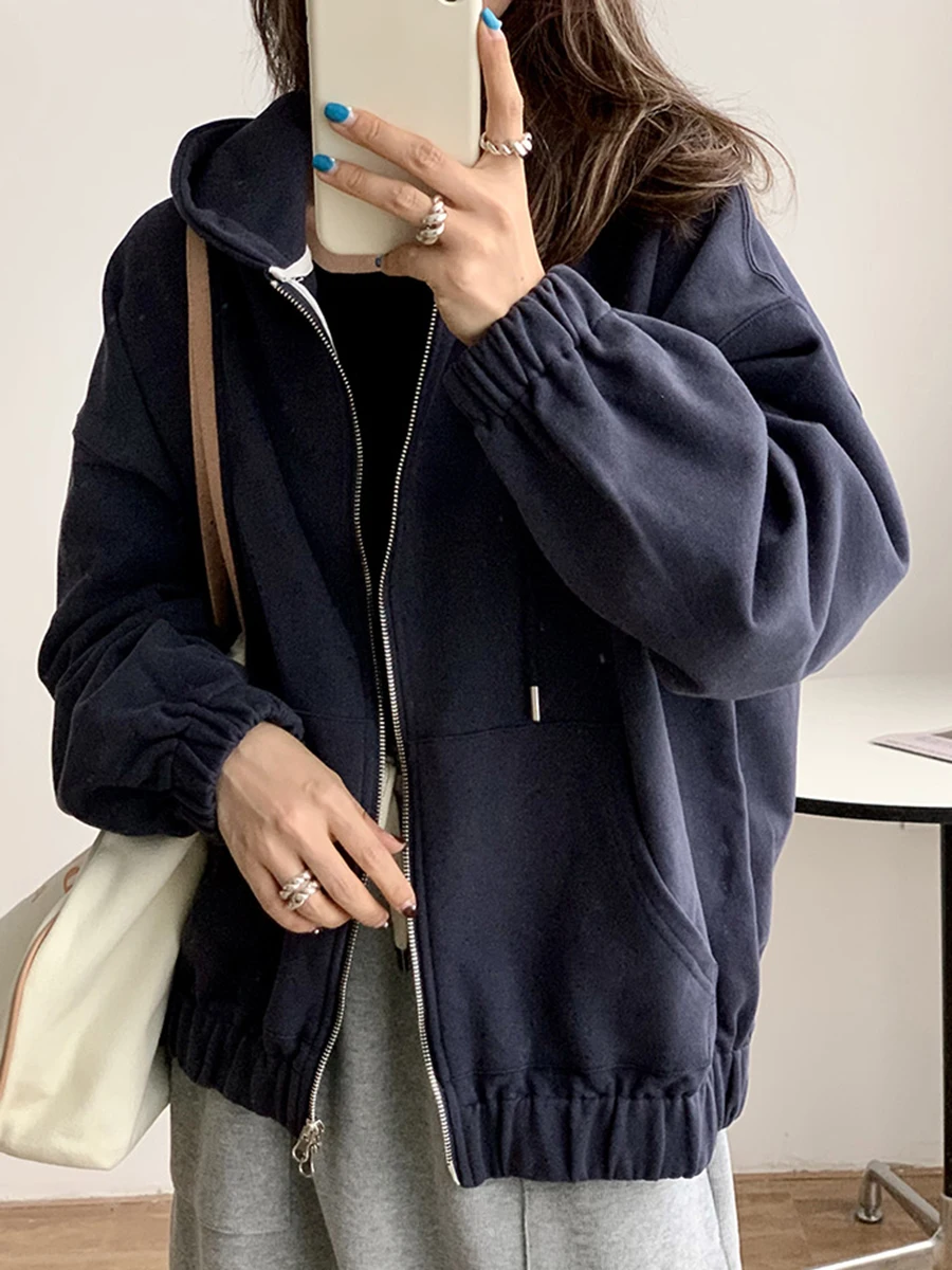 New Simple Solid Color Outwears Women 2022 Spring Autumn Zipper Pocket Classic Folds Hooded Outwear Fashion Casual Lady Coat Top
New Simple Solid Color Outwears Women 2022 Spring Autumn Zipper Pocket Classic Folds Hooded Outwear Fashion Casual Lady Coat Top