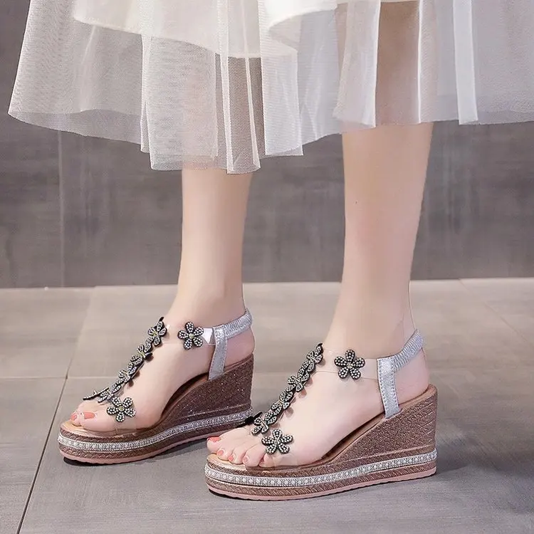 2022 Summer Women's Sandals Ladies Flowers Comfortable Outdoor Casual Ladies Sandals High Quality Sandals Fashion 34-39 
2022 Summer Women's Sandals Ladies Flowers Comfortable Outdoor Casual Ladies Sandals High Quality Sandals Fashion 34-39