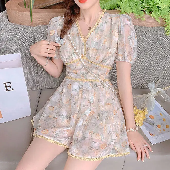 Women 2022 Summer Vintage V-neck Floral Printed Puff Sleeve Jumpsuit Female A-line High Waist Loose Wide Leg Pants Playsuits C72
Women 2022 Summer Vintage V-neck Floral Printed Puff Sleeve Jumpsuit Female A-line High Waist Loose Wide Leg Pants Playsuits C72