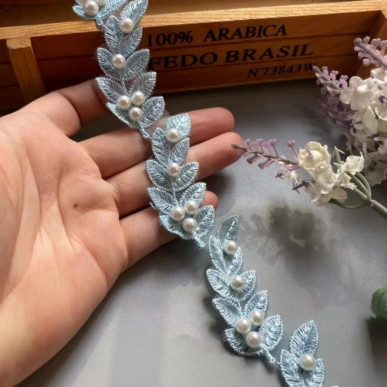 1 yards Blue Pearl Flower Leaf Handmade Beaded Embroidered Lace Edge Trim Ribbon Applique Wedding Dress Sewing Craft DIY Hot
1 yards Blue Pearl Flower Leaf Handmade Beaded Embroidered Lace Edge Trim Ribbon Applique Wedding Dress Sewing Craft DIY Hot