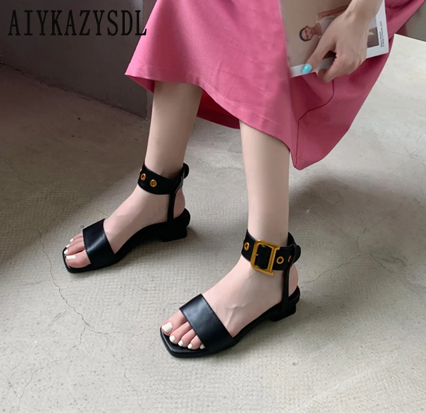 2023 Buckle Strap Ankle Sandals PU Leather Block Cuban Low Heel Casual Shoes Women Summer Sandals Punk Gothic Rome Shoes Girl
2023 Buckle Strap Ankle Sandals PU Leather Block Cuban Low Heel Casual Shoes Women Summer Sandals Punk Gothic Rome Shoes Girl