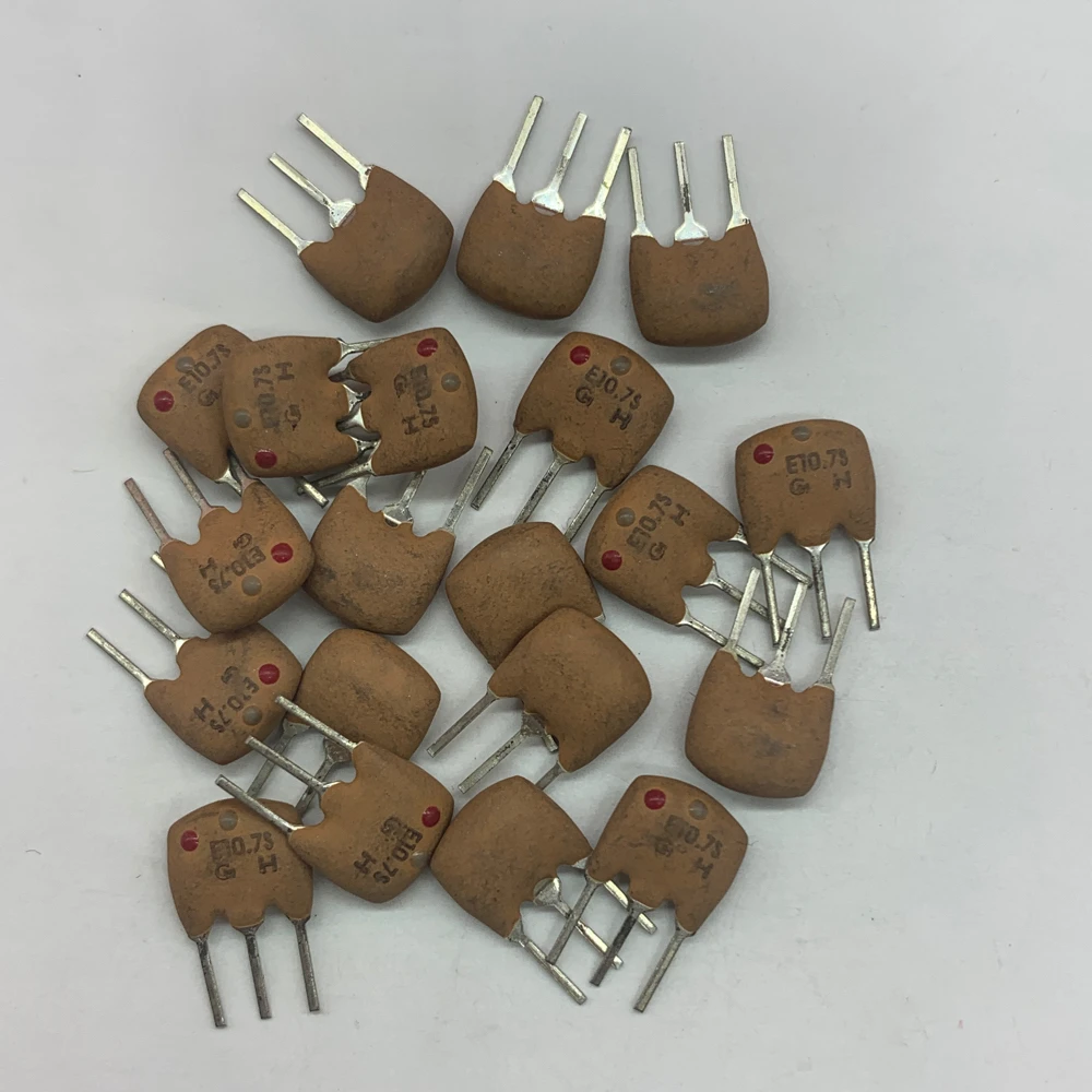 100PCS/ 10.7M Murata ceramic filter SFE10.7MS2 E10.7S 10.7MHZ in-line 3-pin bandwidth 230K
100PCS/ 10.7M Murata ceramic filter SFE10.7MS2 E10.7S 10.7MHZ in-line 3-pin bandwidth 230K