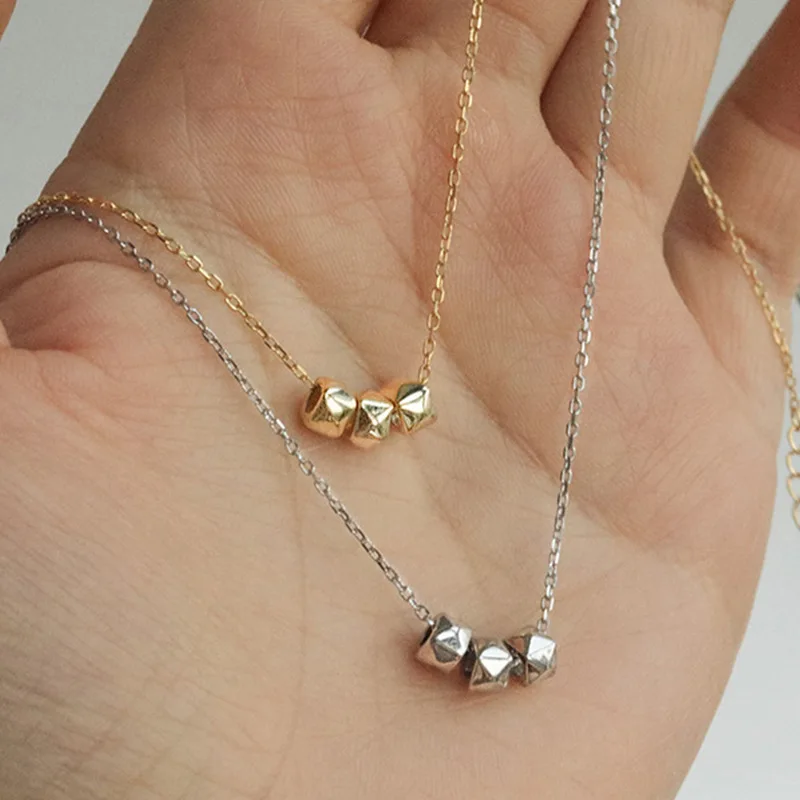 Three Cube Pendant Necklaces for Women Simple Geometric Irregular Square Short Clavicle Chain Initial Necklace Aesthetic Jewelry
Three Cube Pendant Necklaces for Women Simple Geometric Irregular Square Short Clavicle Chain Initial Necklace Aesthetic Jewelry