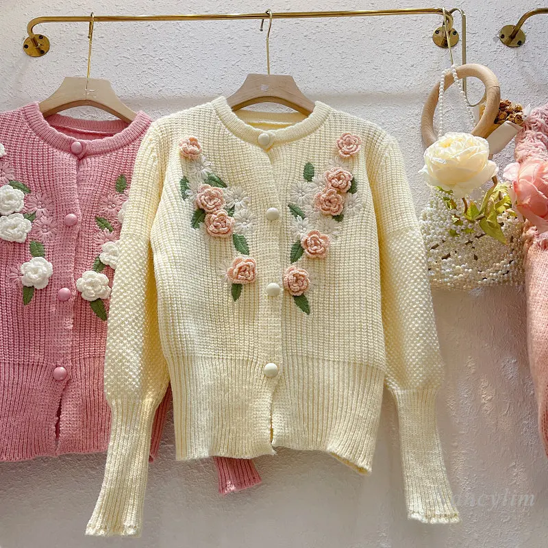 2022 Autumn Three-Dimensional Flower Cardigan for Women New Short Sweet Design Embroidered Knitwear Coat Ladies Long Sleeve
2022 Autumn Three-Dimensional Flower Cardigan for Women New Short Sweet Design Embroidered Knitwear Coat Ladies Long Sleeve