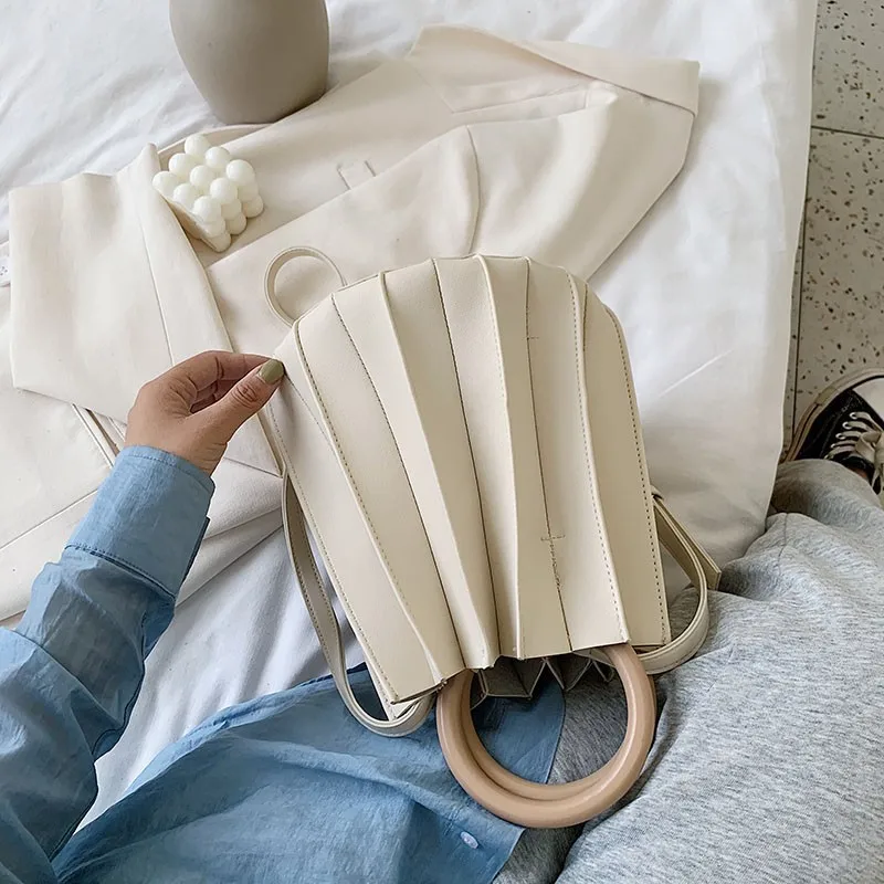 2022 Korean Folds Cute Shoulder Bucket Bag Small Handbags for Teenage Girls all-match Simple Satchel Female Fashion tendecia New
2022 Korean Folds Cute Shoulder Bucket Bag Small Handbags for Teenage Girls all-match Simple Satchel Female Fashion tendecia New