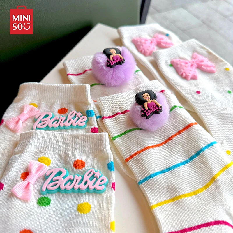 Новый милый стиль Miniso Барби узор женские повседневные удобные носки до середины икры Мультяшные милые носки легко смешанные подарок для девочек
Новый милый стиль Miniso Барби узор женские повседневные удобные носки до середины икры Мультяшные милые носки легко смешанные подарок для девочек